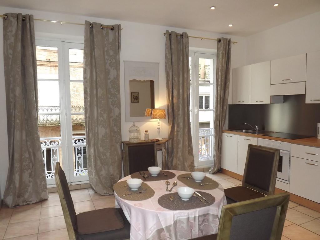 Le Logis De La Cathedrale Apartment Albi Ruang foto